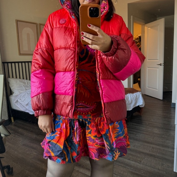 ✨ Farm Rio Reversible Puff Jacket ✨ - Picture 3 of 7